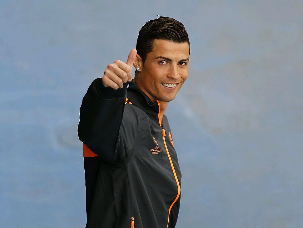 泰州队巴特“苏超”夺冠后缅怀父亲：我还在这条路上努力着