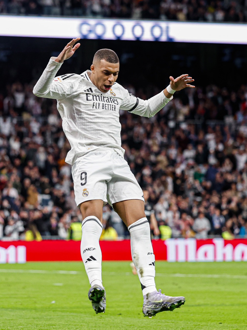 奥尔莫进球的艺术作品：26次传球，巴萨团队配合的巅峰演绎