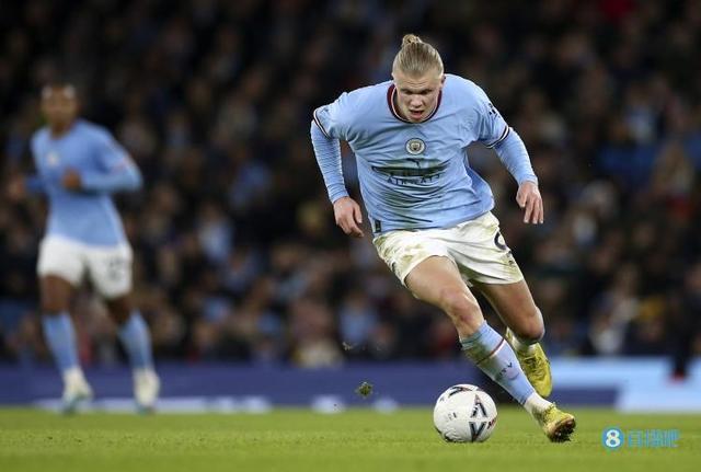 吉格斯：梅努应留在曼联，租借去其他球队也要花时间适应（吉格斯建议梅努留在曼联：外租至他队同样需要适应期）